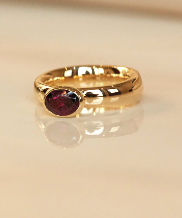 Pre-owned 18ct Yellow Gold Rhodolite Garnet Cocktail Ring