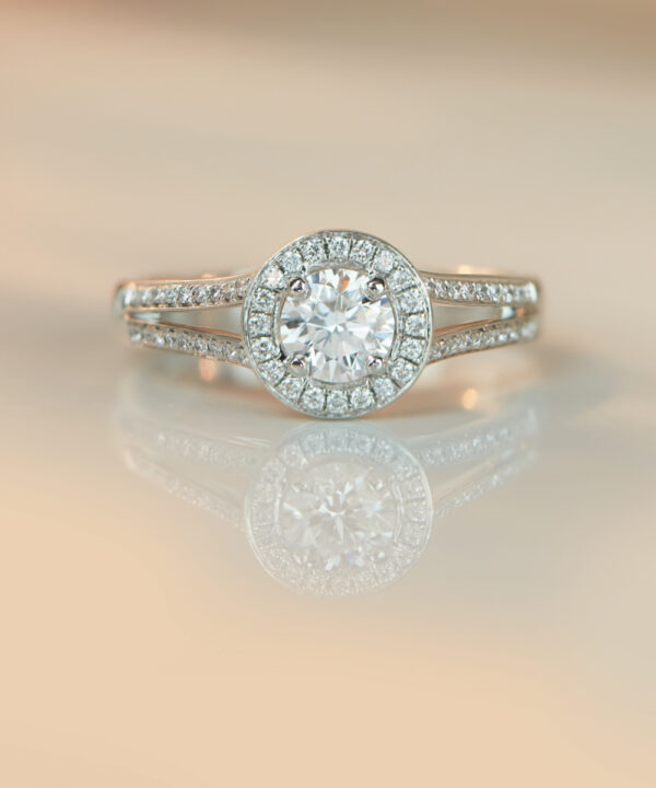 0.50ct E VS2 Round Brilliant Diamond Halo Ring