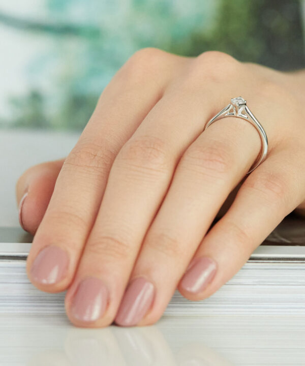 0.46ct E SI1 Marquise Cut Diamond Engagement Ring - Image 3